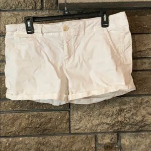 White american eagle shorts